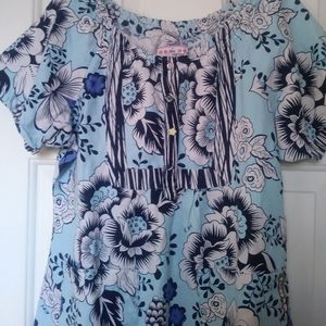 Koi Floral Scrub Top Size M